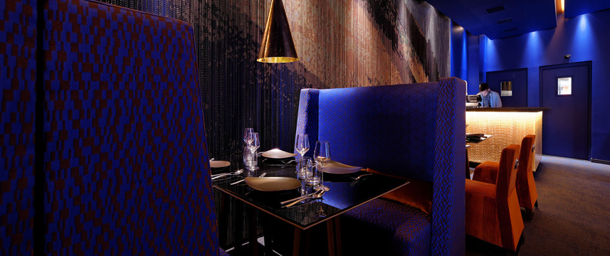 1K Hotel Paris - Restaurant Seating