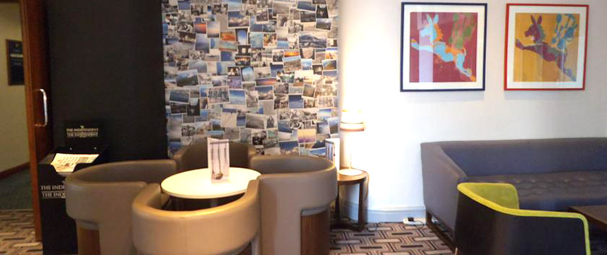Airport Inn Gatwick - Lounge Seating Airport Inn Gatwick - Lounge Seating