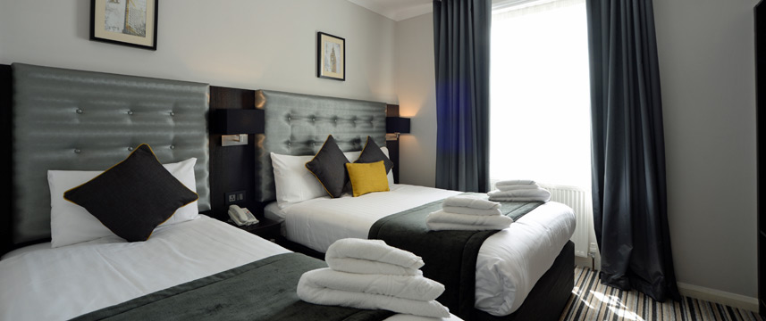Airways Hotel Victoria - Triple Beds