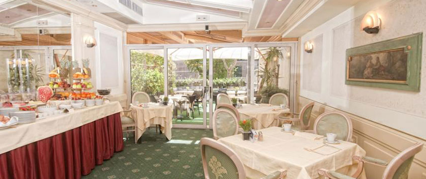 Ambasciatori Palace Hotel - Breakfast Room