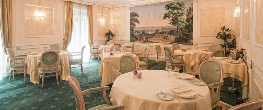 Ambasciatori Palace Hotel - Breakfast Tables