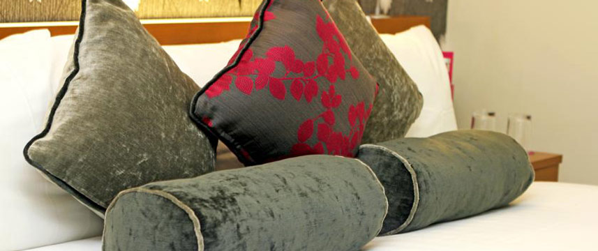 Ambassadors in Bloomsbury Bed cushions