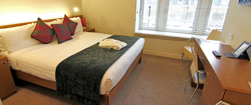 Ambassadors in Bloomsbury Deluxe Double Room