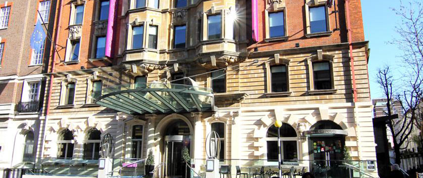 Ambassadors in Bloomsbury Exterior angle