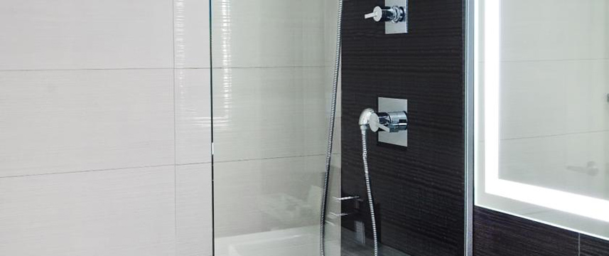 Ameritania Hotel - Bathroom
