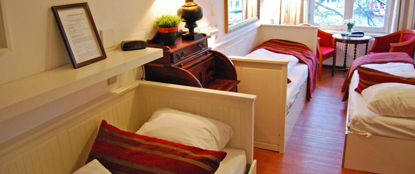 Amsterdam House Hotel Eureka Triple Room Amsterdam House Hotel Eureka Triple Room