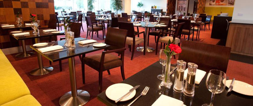 Arora International Gatwick - Restaurant Tables Arora International Gatwick - Restaurant Tables
