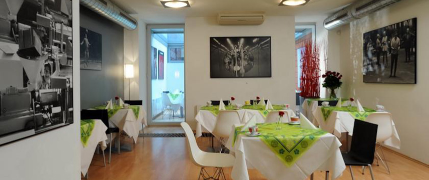 Art Hotel Prague - Breakfast Tables Art Hotel Prague - Breakfast Tables
