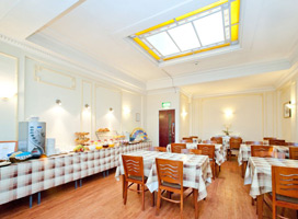 Astor Court