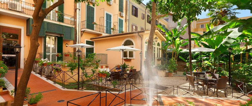 Astoria Garden Hotel - Courtyard Astoria Garden Hotel - Courtyard