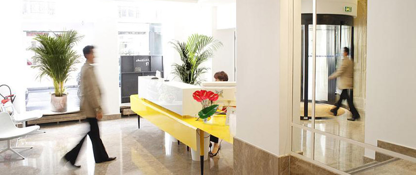 Astoria Opera Reception Desk