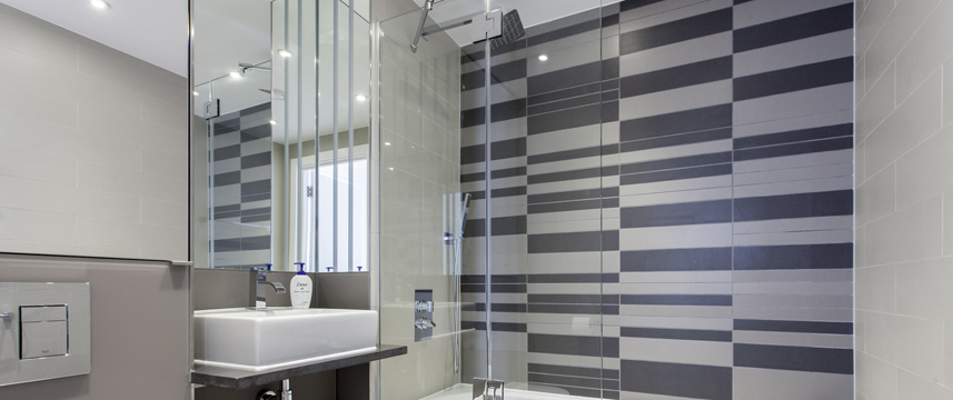 Avant Garde Apartments - Bathroom