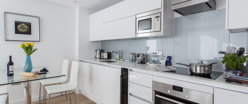 Avant Garde Apartments - Kitchen