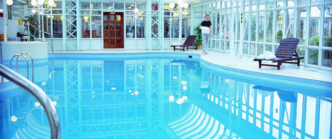 Basingstoke Country Hotel - Swimming Pool