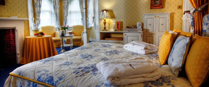Best Western Abbots Barton Hotel - Bedroom Suite