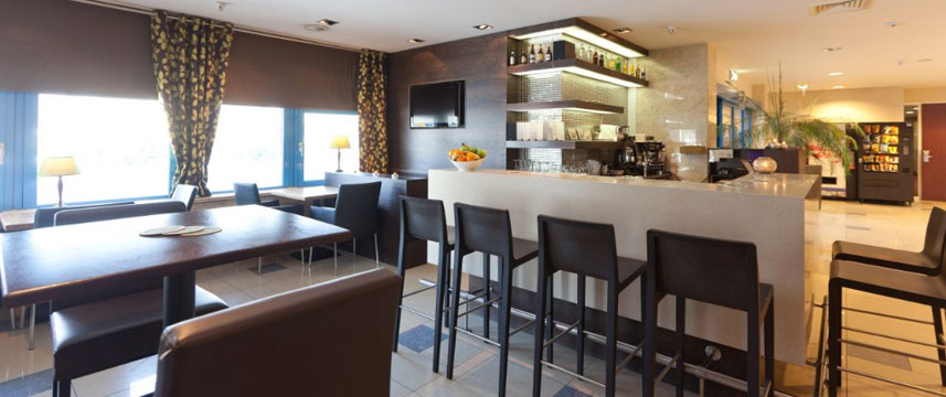 Best Western Blue Square Hotel - Bar Best Western Blue Square Hotel - Bar