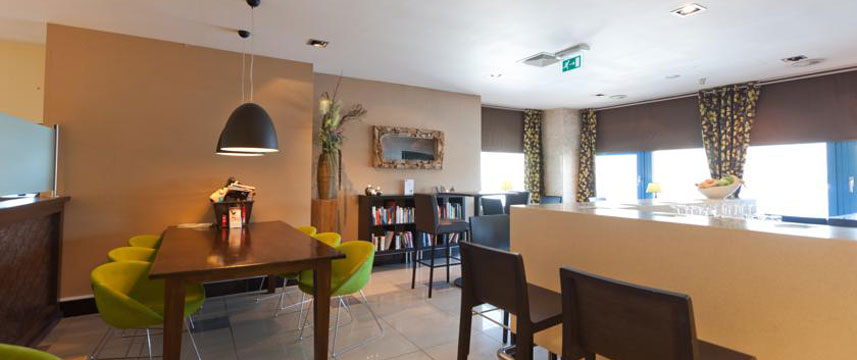 Best Western Blue Square Hotel - Bar Seating Best Western Blue Square Hotel - Bar Seating