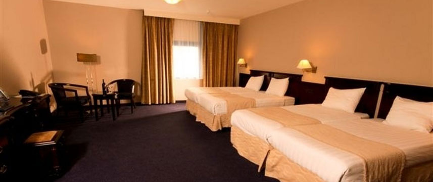 Best Western Blue Square Hotel - Family Room Best Western Blue Square Hotel - Family Room