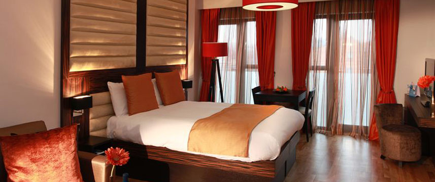 Best Western Maitrise Suites and Apartments - Bed area