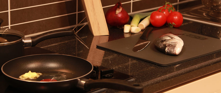 Best Western Maitrise Suites and Apartments - Kitchen