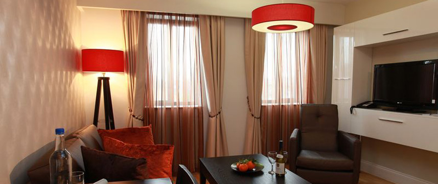 Best Western Maitrise Suites and Apartments - Living area