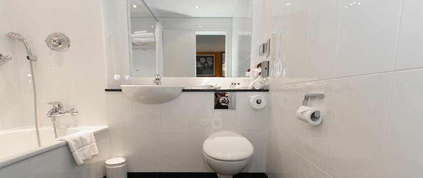 Best Western Plus Milford Hotel - Bathroom