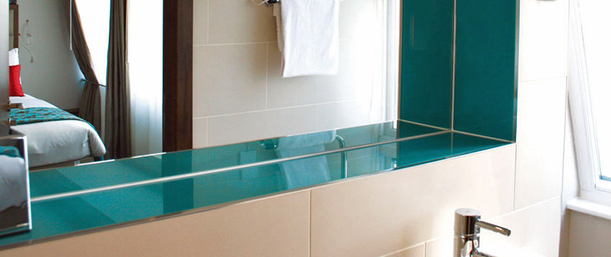 Best Western Seraphine Kensington Gardens - Bathroom