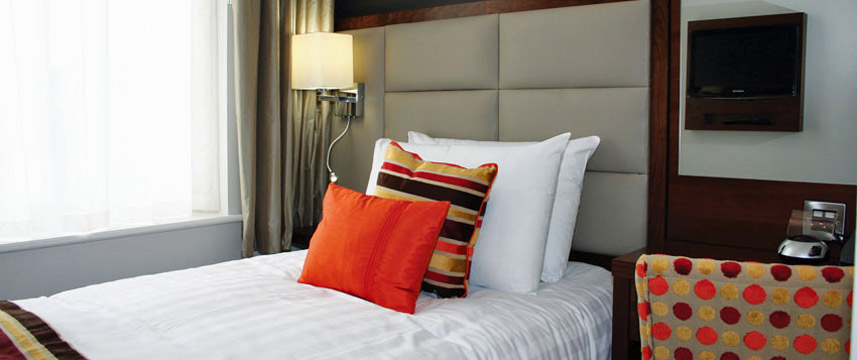 Best Western Seraphine Kensington Gardens - Single Bedroom