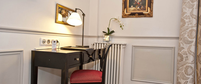 Bradford Elysees - Desk Superior Room Bradford Elysees - Desk Superior Room