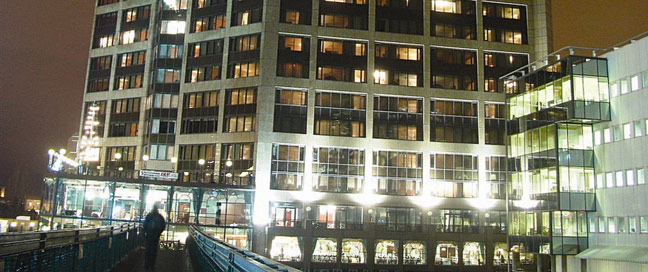 Britannia International Hotel Docklands Exterior night