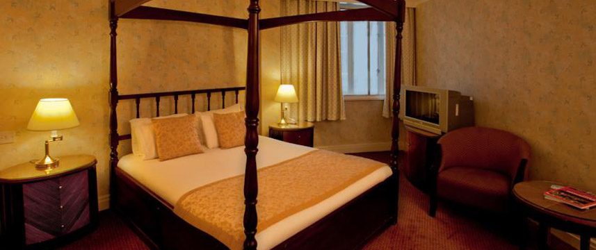 Britannia Sachas Four Poster