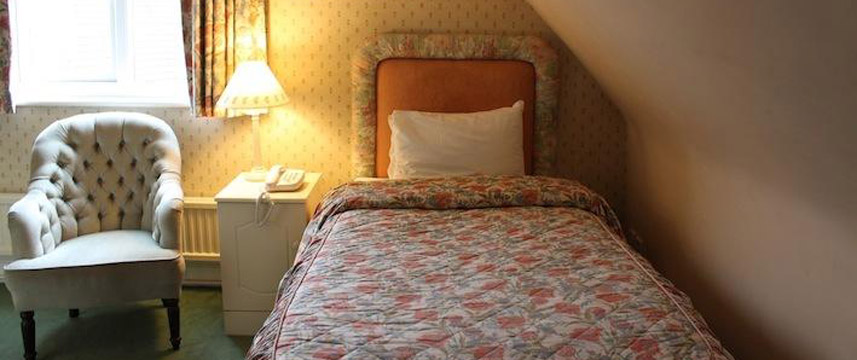 Brook Marston Farm Hotel - Single Bedroom