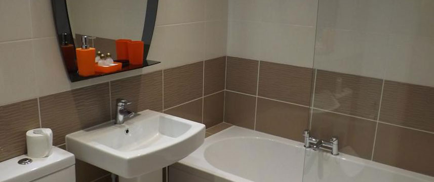 Brooklands Grange Hotel Bathroom
