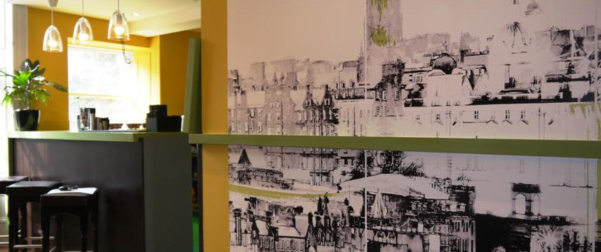 Cairn Hotel - Bar Area