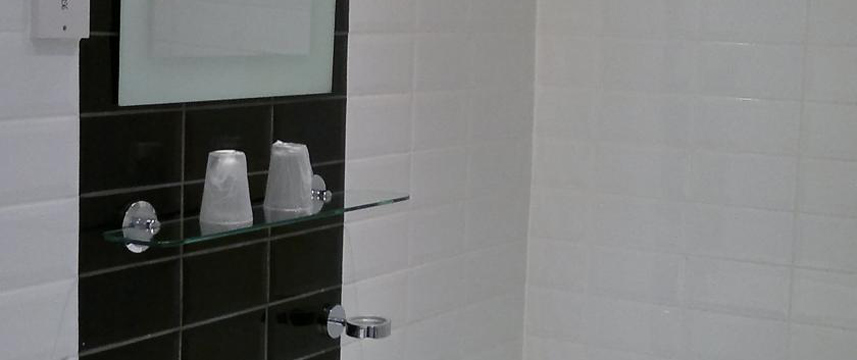 Cairn Hotel - Bathroom