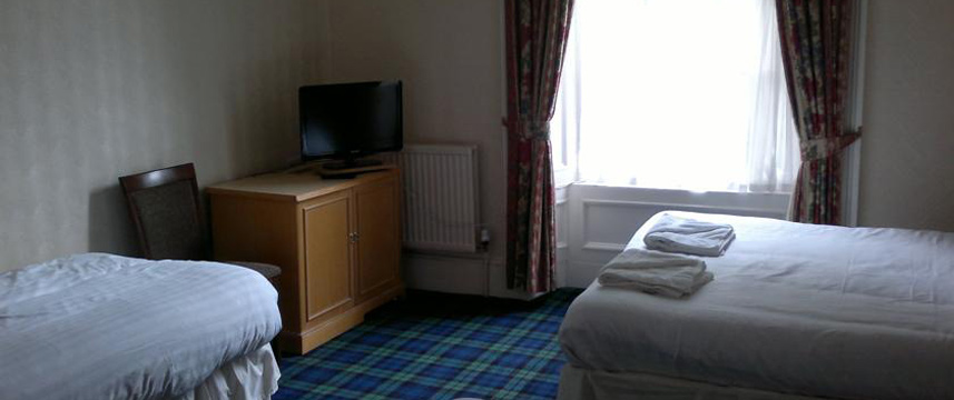 Cairn Hotel - Triple Room