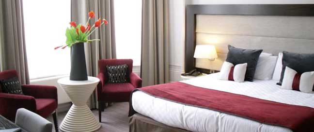 Caledonian Hotel - Bedroom