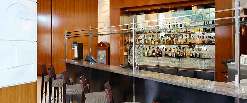 Canary Riverside Plaza Quadrato Bar Canary Riverside Plaza Quadrato Bar