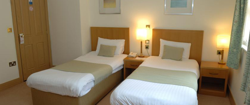 Carousel Hotel - Twin Bedroom