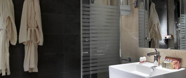 Castro Sagrada Bathroom