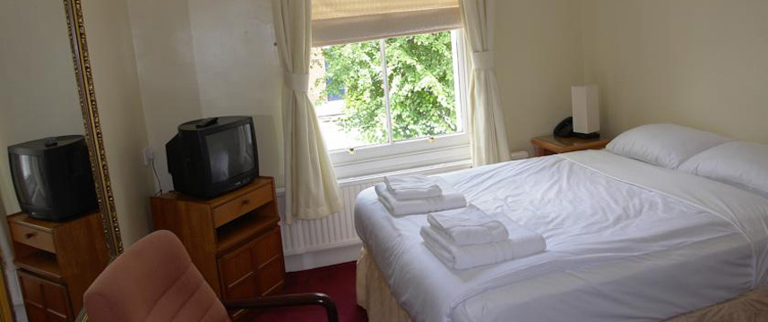 Cavalier House Hotel - Bedroom Double