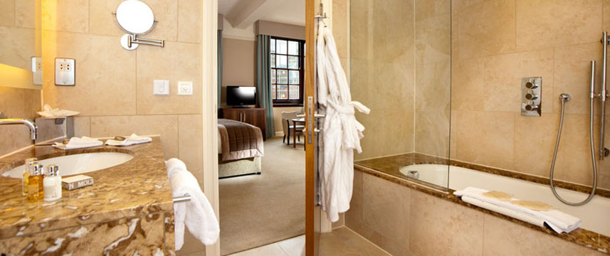 Cedar Court Grand Hotel Classic Double Bathroom Cedar Court Grand Hotel Classic Double Bathroom