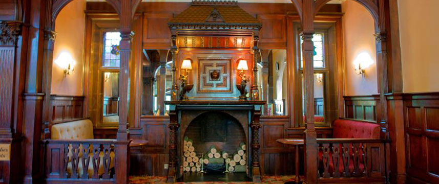 Chace Corus Hotel - Fireplace