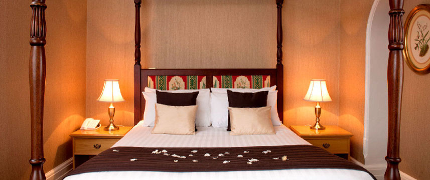 Chace Corus Hotel - Poster Bed Chace Corus Hotel - Poster Bed