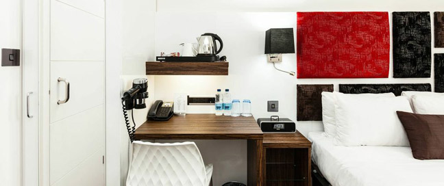 Chiswick Rooms - Desk Chiswick Rooms - Desk