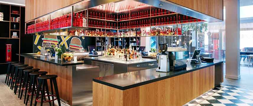 CitizenM Tower of London - CanteenM CitizenM Tower of London - CanteenM