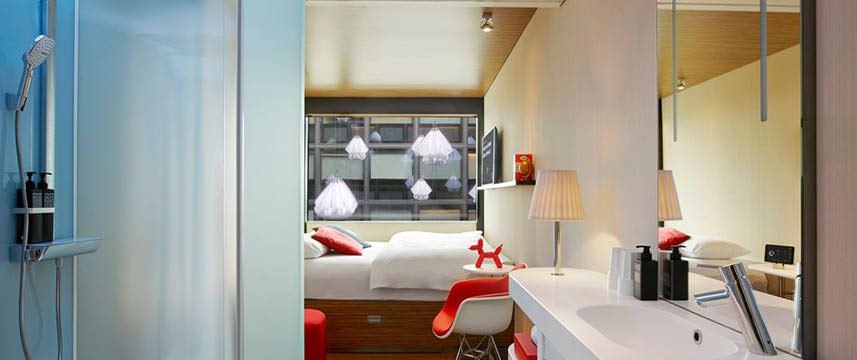 CitizenM Tower of London - King Room CitizenM Tower of London - King Room