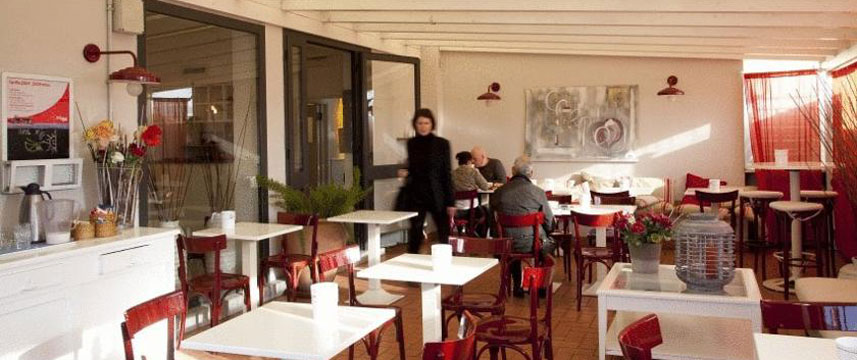 City Guest House - Dining Area City Guest House - Dining Area