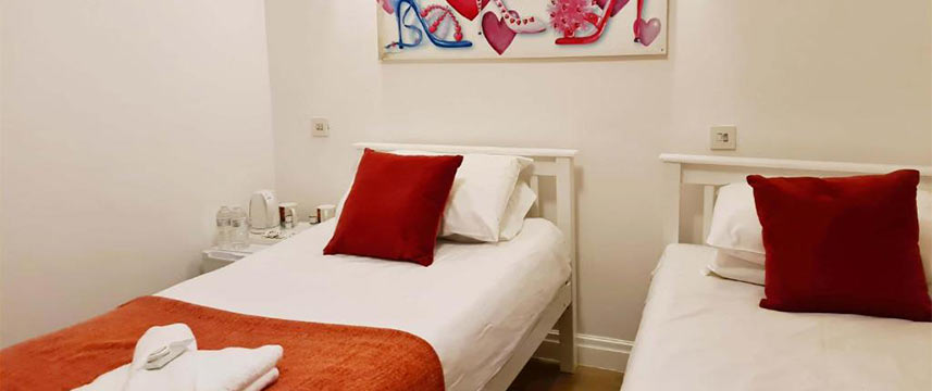 City London Hotel - Deluxe Twin Room