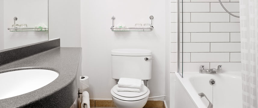 Club Quarters Gracechurch - Bathroom Club Quarters Gracechurch - Bathroom